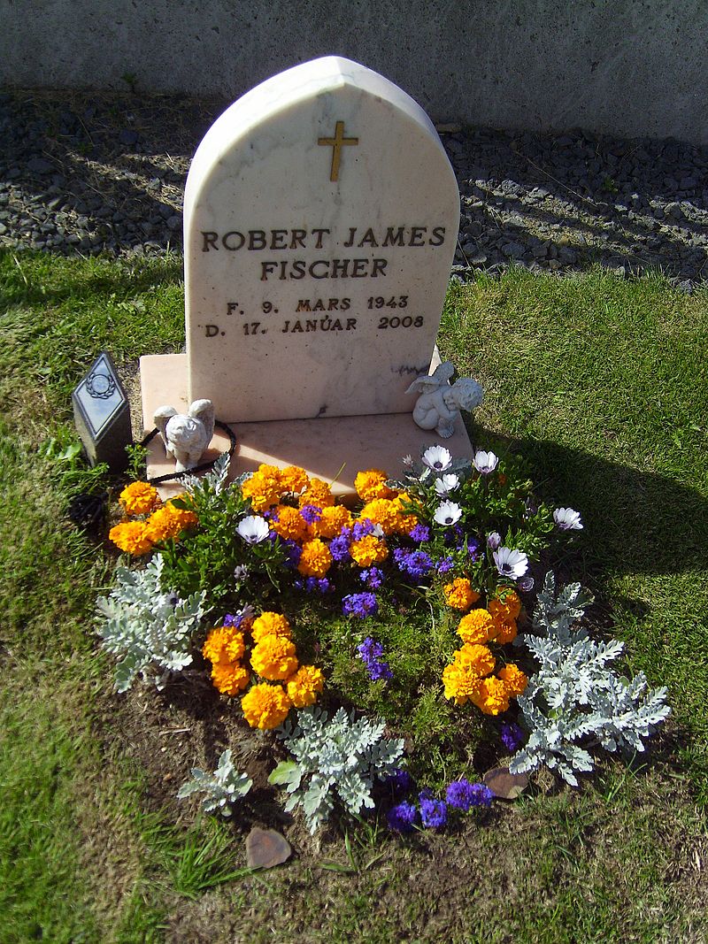 800px Bobby Fischer grave