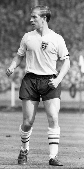 15Bobby Charlton playing