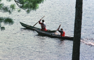 Традиция гребли на обласе включена в этнокультурное достояние России
