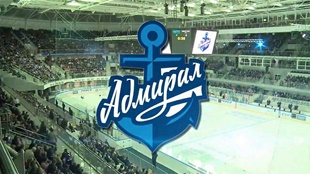 Адмирал продолжает смешить